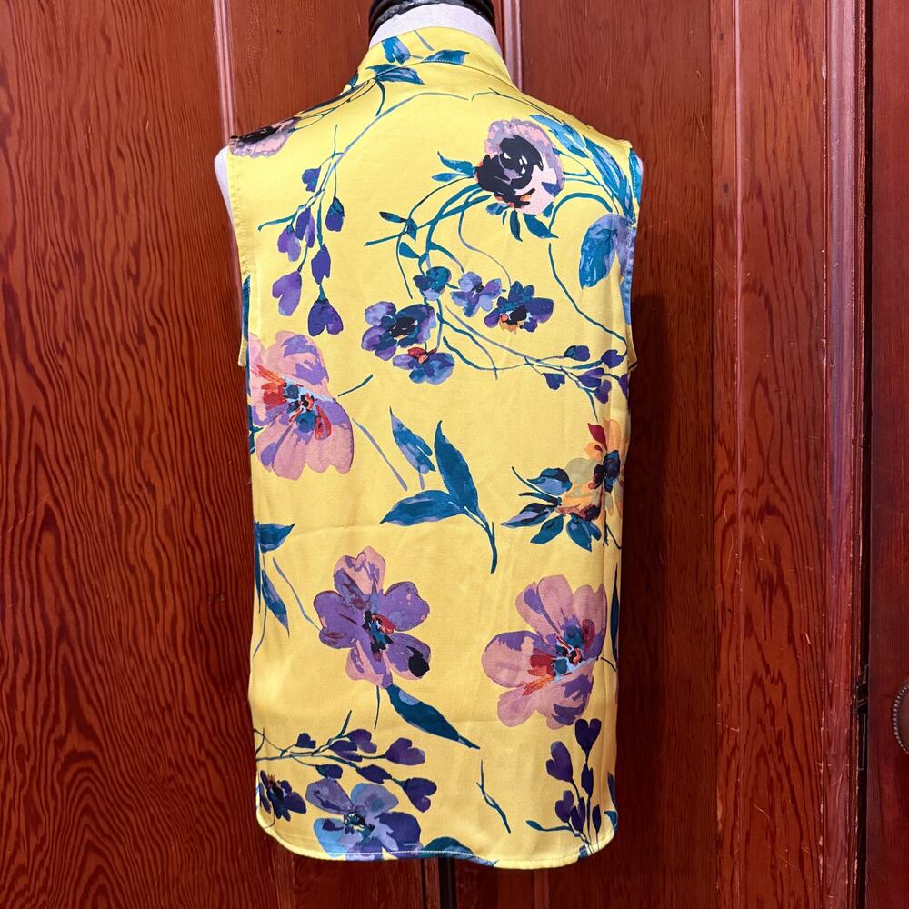 Cabi Complete Top 6730 Yellow Floral Sleeveless V-Neck Blouse XS Spring 2024 EUC - Picture 2 of 7